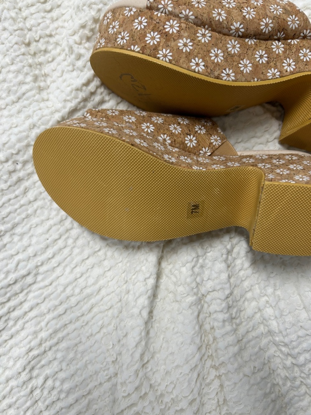 BEACH by Matisse Tan Daisy Embroidered Platform Slide Sandals - Picture 4 of 4